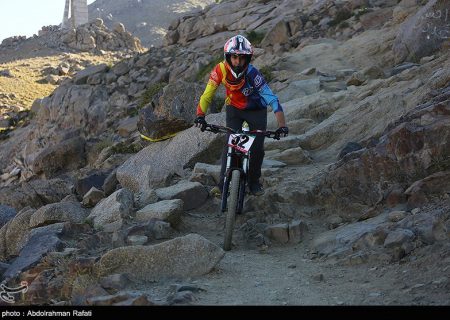 مسابقات دوچرخه سواری دانهیل استان همدان